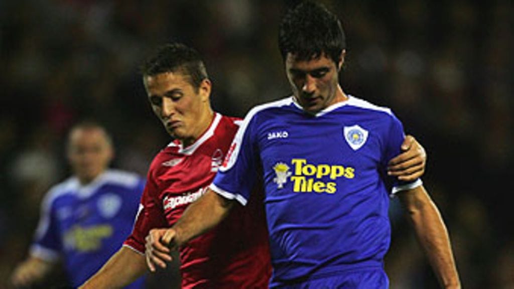 Gareth McAuley, Nottingham (vas.) ja Alan Sheehan, Leicester