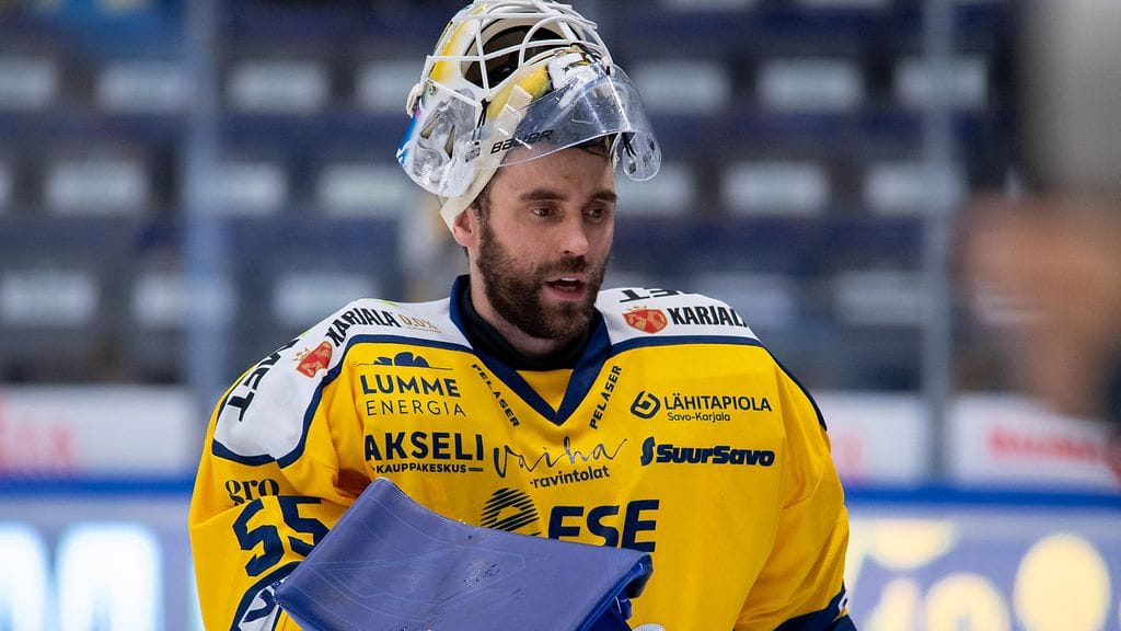 Frans Tuohimaa jatkaa kauttaan SHL-finaaleissa Brynäsin maalilla.