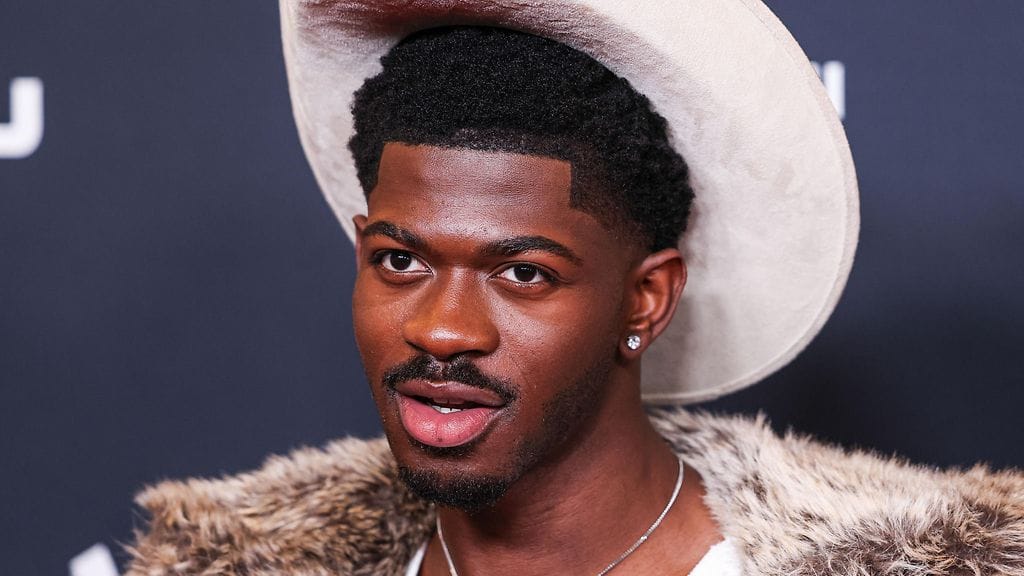 Lil Nas X ajautui välikohtaukseen poliisin kanssa Los Angelesissa.