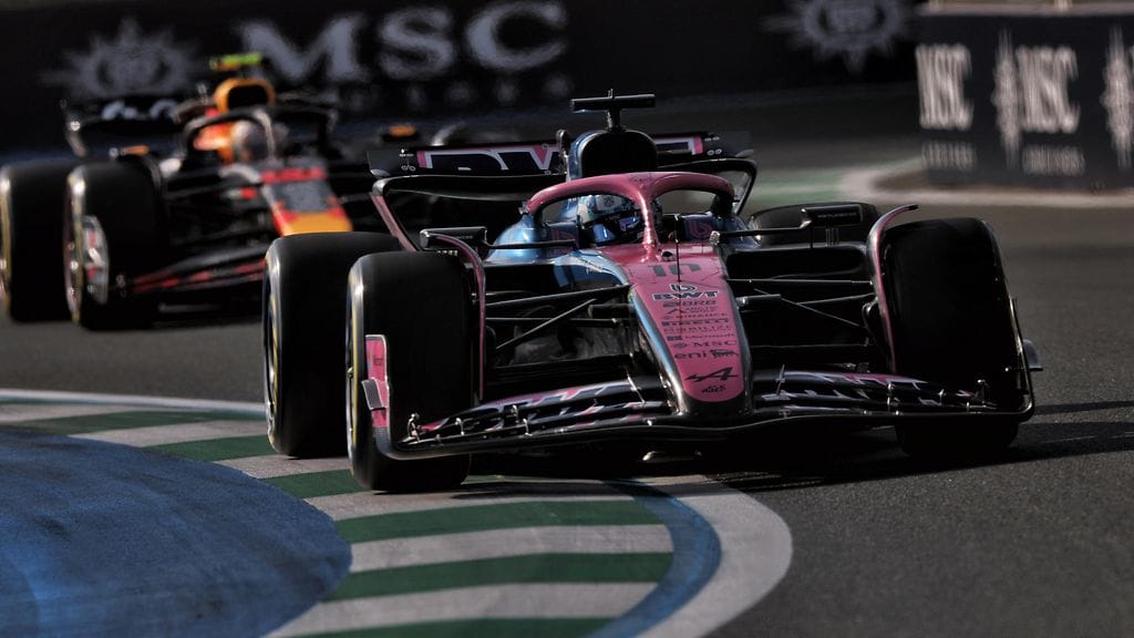 Pierre Gasly kaasutteli Saudi-Arabian harjoitusten kärjessä.