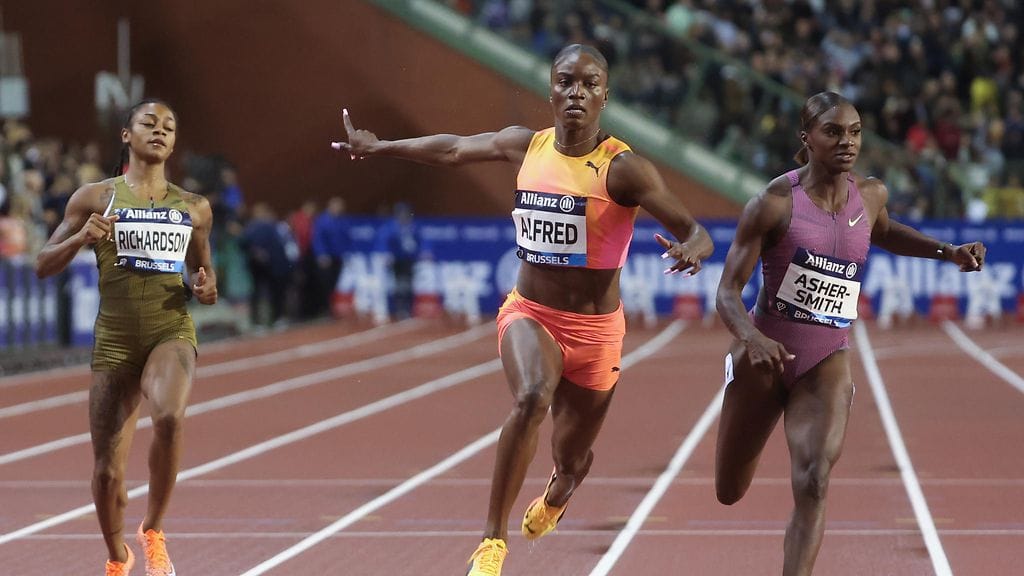 Julien Alfred voitti viime kesänä olympiakultaa 100 metrillä ja otti hopeaa 200 metrin kisassa.