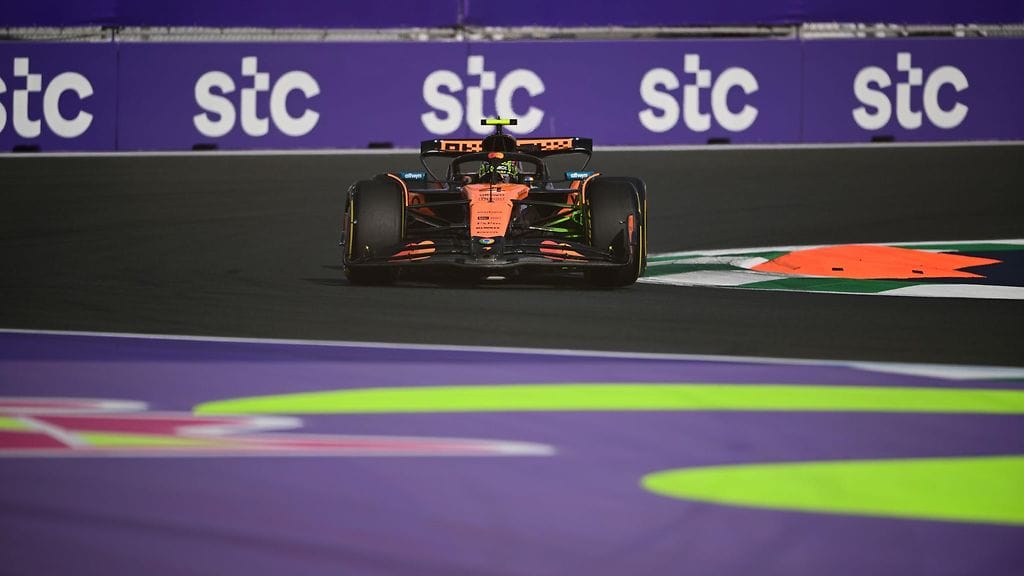 Lando Norris oli nopein kolmannessa harjoitussessiossa Saudi-Arabiassa.