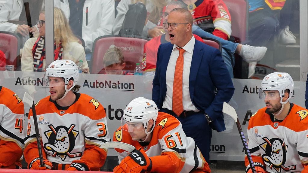 Greg Cronin sai lähteä Anaheimin peräsimestä.