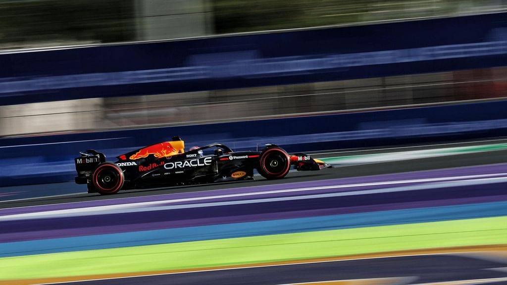 Max Verstappen tykitti hurjan kierroksen aika.ajoissa.