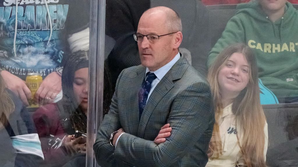 Suomalaispelaajien tähdittämä Seattle Kraken erotti päävalmentaja Dan Bylsman.