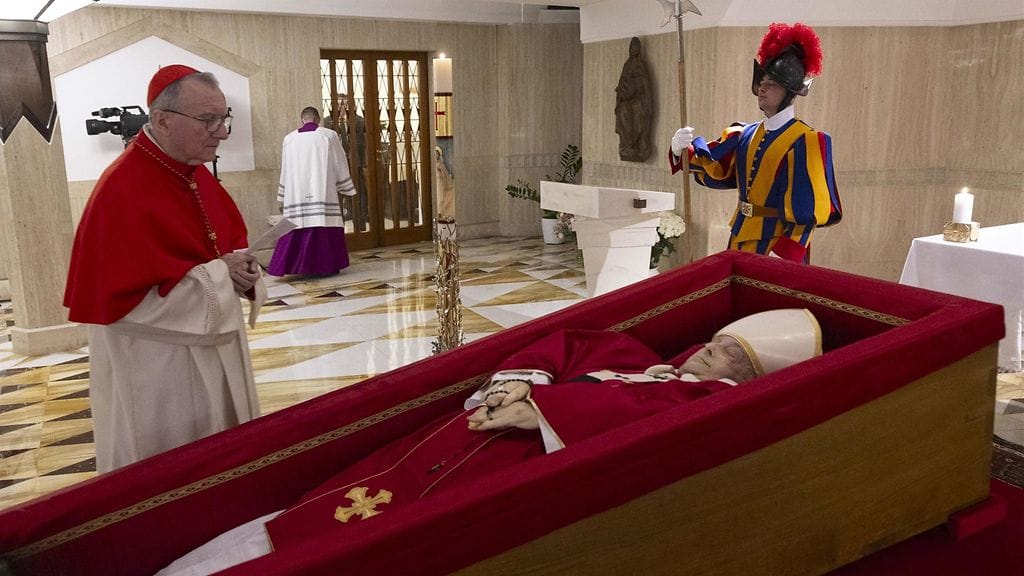 AOP paavi Franciscus arkussa 22.4.2025 2