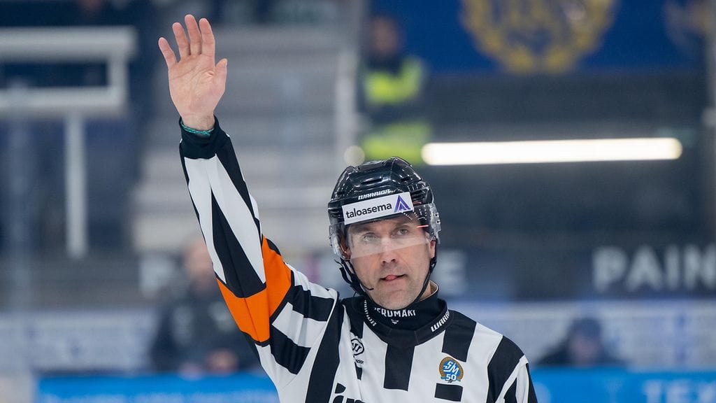 Antti Boman ei vihellä finaaleissa.