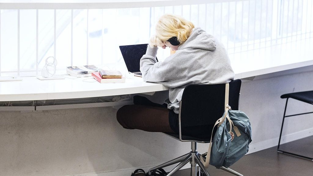 Avi kertoo, että yhtä psykologia kohti saa olla enintään 780 opiskelijaa.