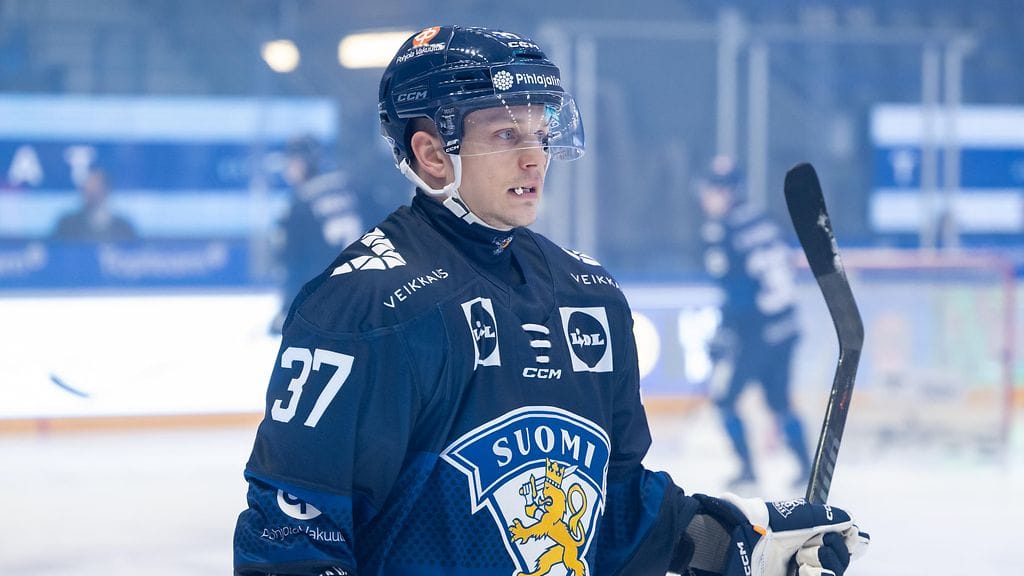 Atro Leppänen kuritti Ruotsia kahdesti.