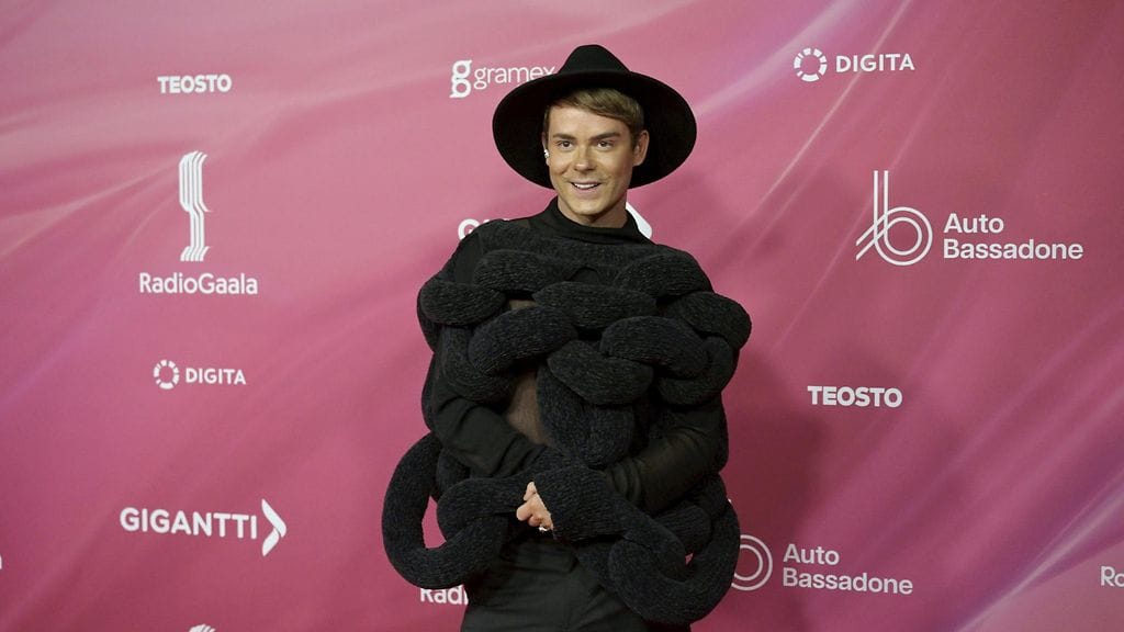 Vuoden valtakunnallisen radiojuontajan palkinnoin sai Niko Saarinen.