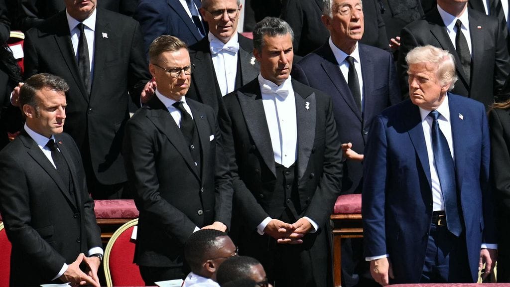 Presidentti Stubb edusta Suomea paavin hautajaisissa