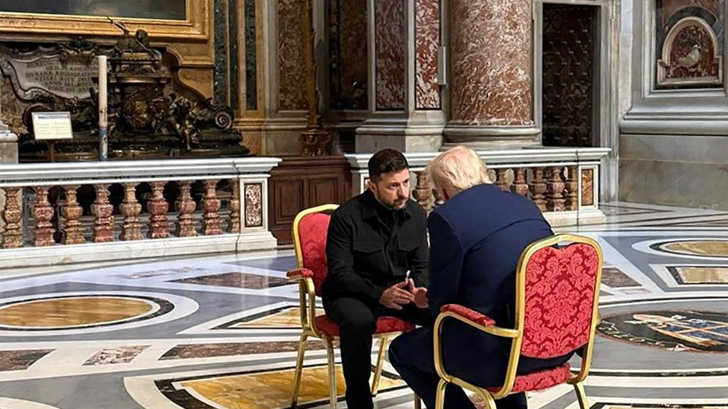 Zelenskyi ja Trump tapasivat toisensa paavin hautajaisissa Vatikaanissa huhtikuun lopulla, jolloin he keskustelivat lyhyesti.