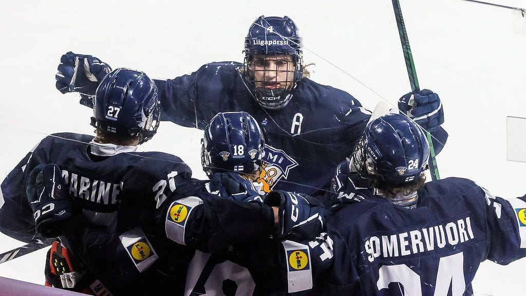 Pikkuleijonat haastaa Ruotsin alle 18-vuotiaiden MM-kisojen puolivälierissä.