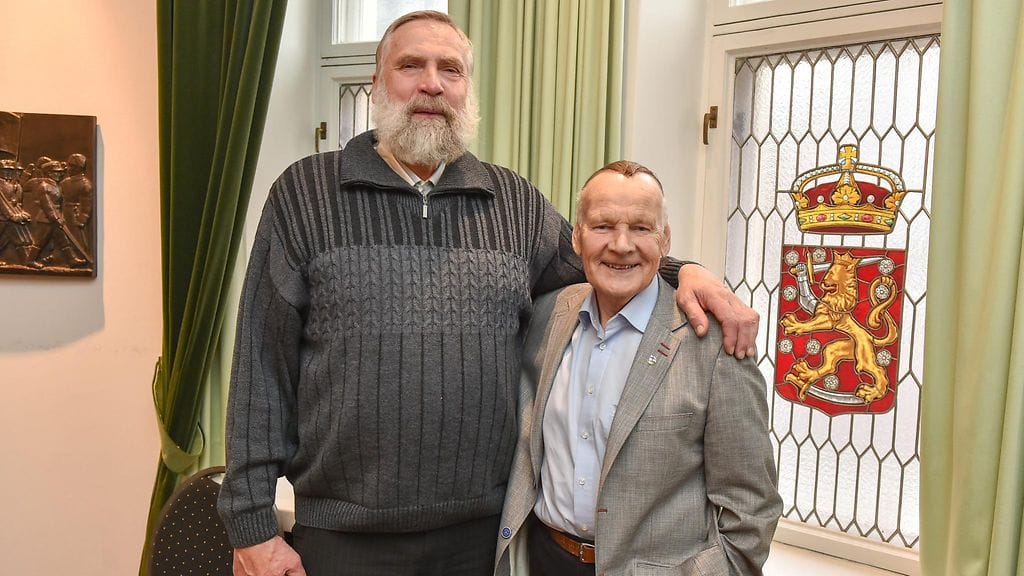 Juha Mieto (vas.) muisti menehtynyttä Immo Kuutsaa lämpimästi.