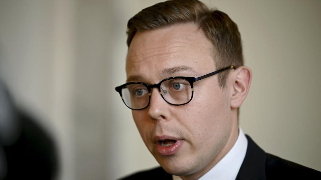 Kokoomuksen Matias Marttinen on toiminut kansanedustajana vuodesta 2019 ja kokoomuksen eduskuntaryhmän puheenjohtajana vuodesta 2023.