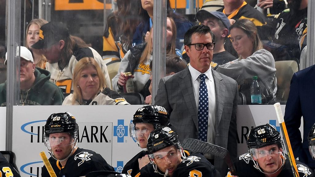 Mike Sullivanin pitkä Penguins-urakka päättyy.