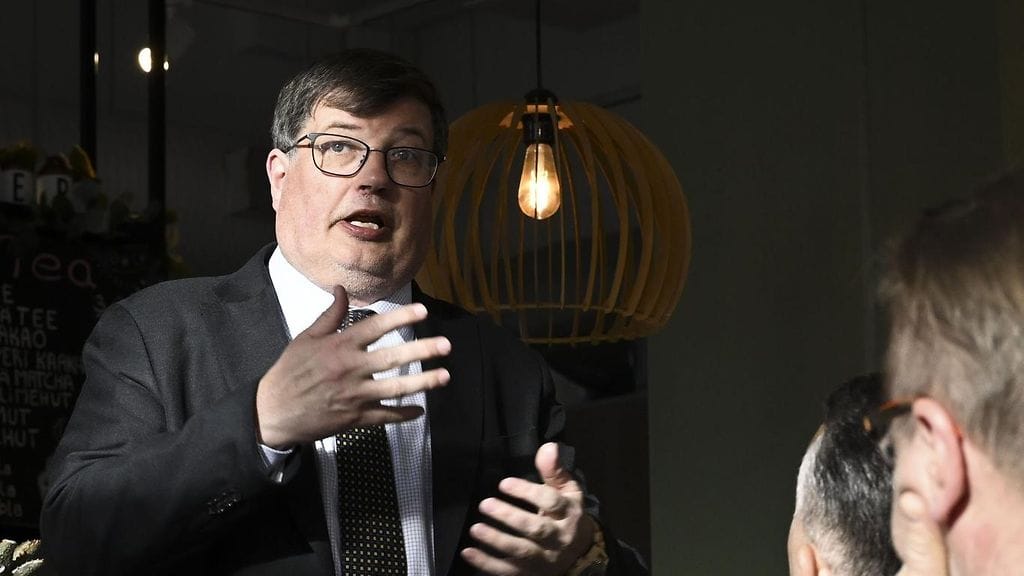 Työministeri Arto Satonen (kok.) 10. huhtikuuta.