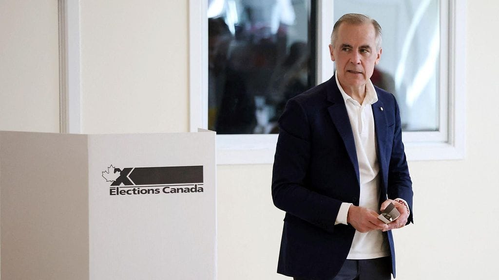Kanadan pääministeri ja liberaalipuolueen johtaja Mark Carney äänestämässä 28. huhtikuuta.
