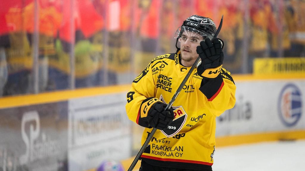 Juuso Mäenpää kuuluu SM-liigan kirkkaimpiin tähtipelaajiin.