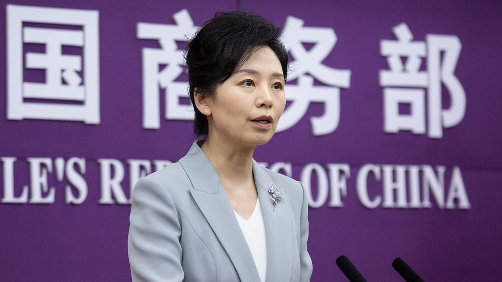 Kiinan kauppaministeriön mukaan Yhdysvallat on viime aikoina osoittanut kiinnostusta keskustella maiden välisistä tuontitulleista. Kiinan kauppaministeriön tiedottaja He Yongqian puhui Yhdysvalloille asetettavista tuontitulleista Pekingissä huhtikuussa.