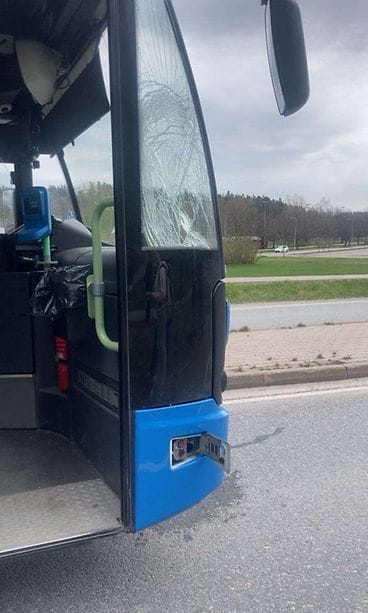 Kirkkonummi liikenneonnettomuus linja-auto, skuutti