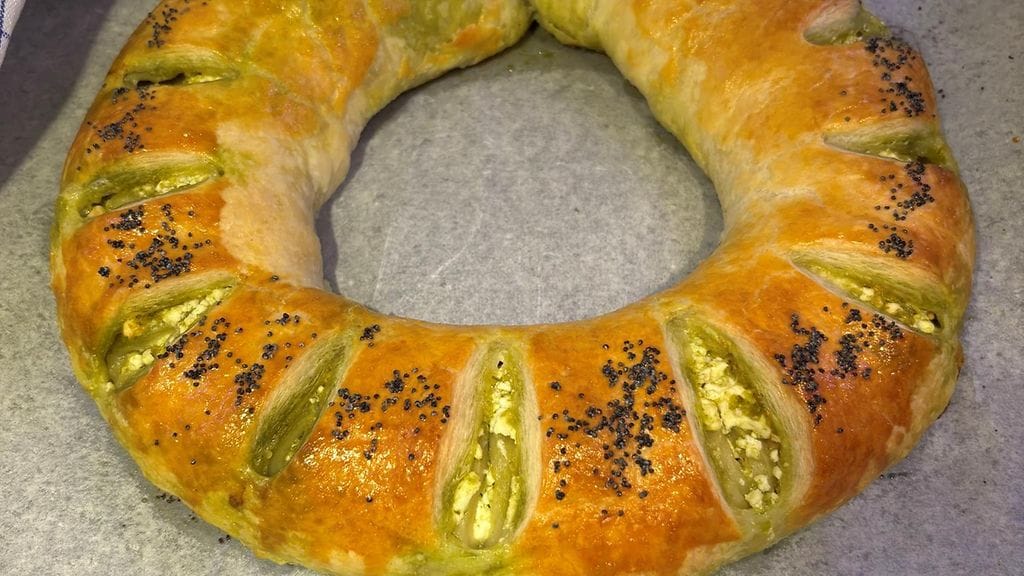 Pestokranssi valmistuu helposti.