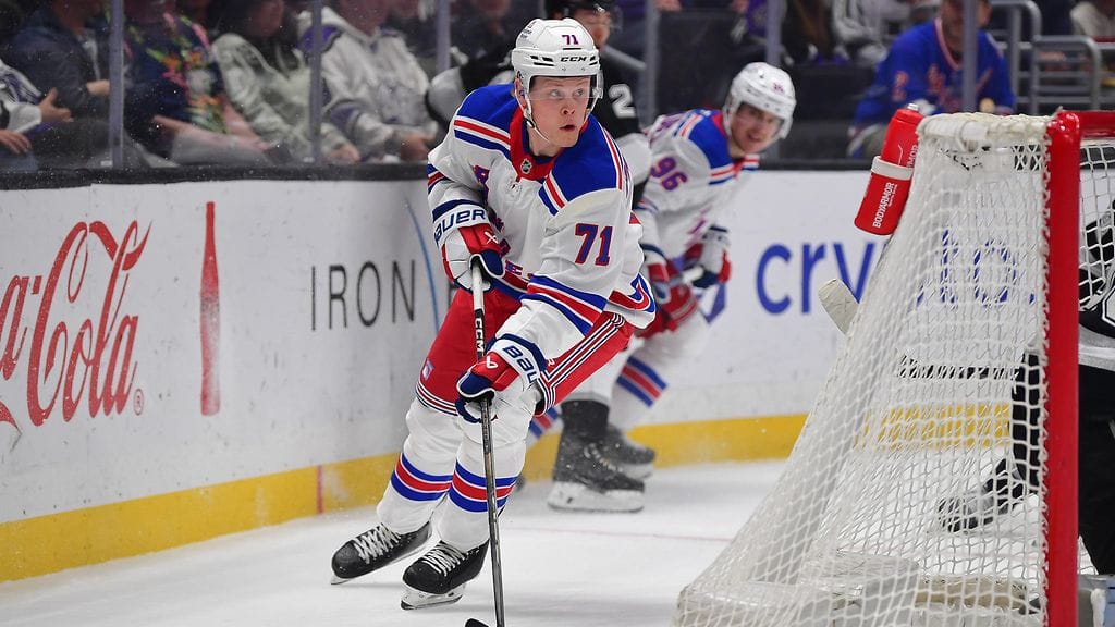 Juuso Pärssinen jatkaa New York Rangersissa.