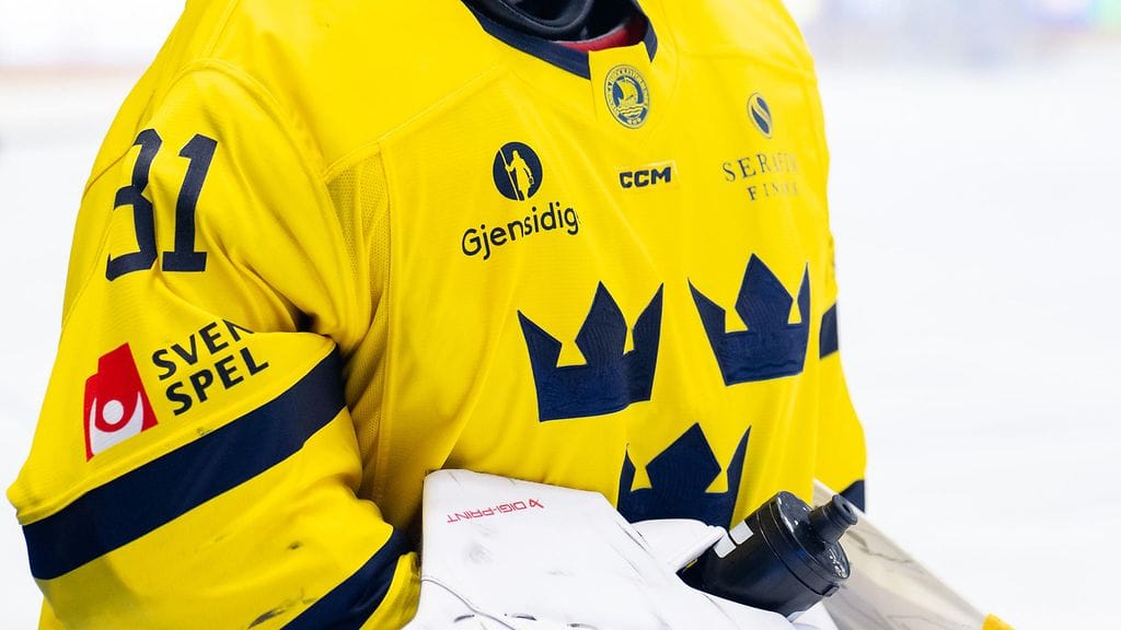 Alle 18-vuotiaiden Tre Kronor kärsi rökäletappion Kanadalle MM-loppuottelussa.