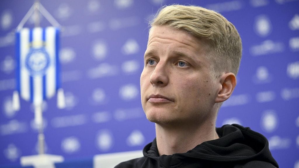 Miika Nuutinen, 33, on HJK:n väliaikainen päävalmentaja.