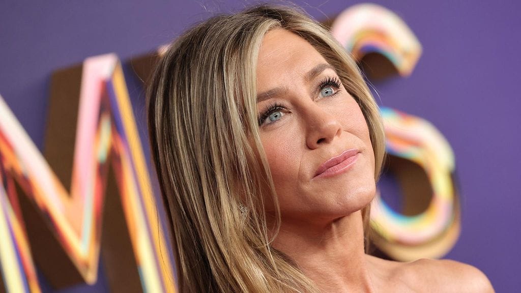 Jennifer Aniston oli kotona, kun mies ajoi hänen kotitalonsa porteista läpi.