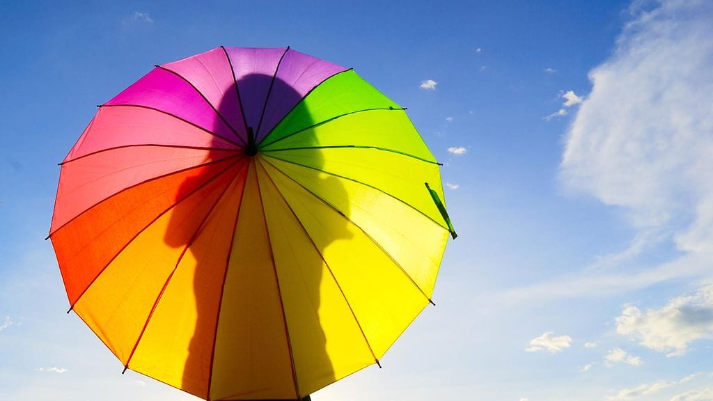 Suomalaisten tietoisuus UV-säteilyn syöpäriskistä on yleisesti ottaen hyvällä mallilla, mutta heikkojakin kohtia tietämyksestä löytyy.