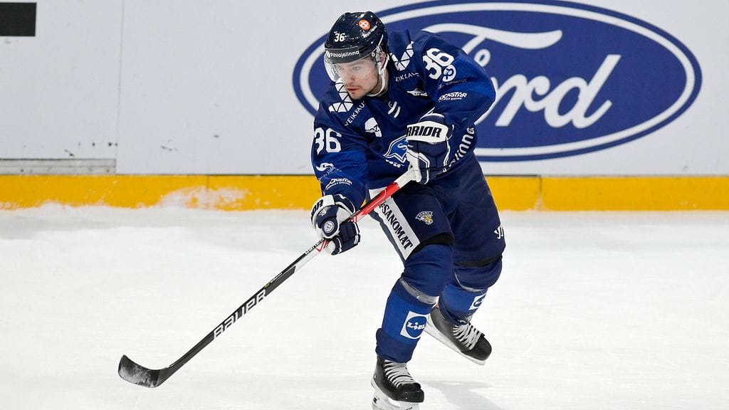 Urallaan 21 maaottelua pelannut Elmeri Eronen palaa HPK:hon.