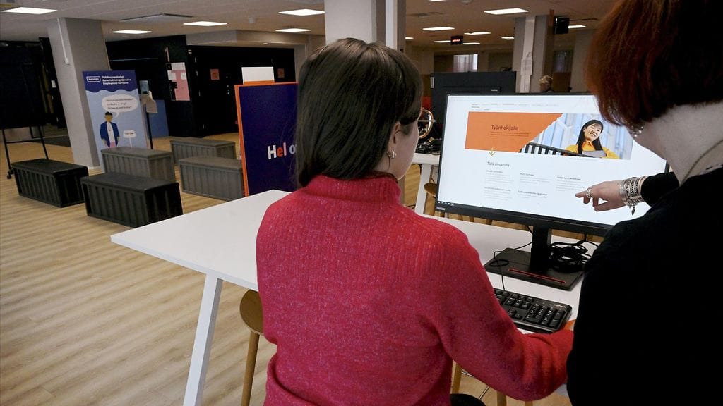 Hallituksen tekemät sosiaaliturvaleikkaukset sulavat koko julkisen sektorin tasolla olemattomiin, kerrotaan Kuntaliitosta MTV Uutisille.