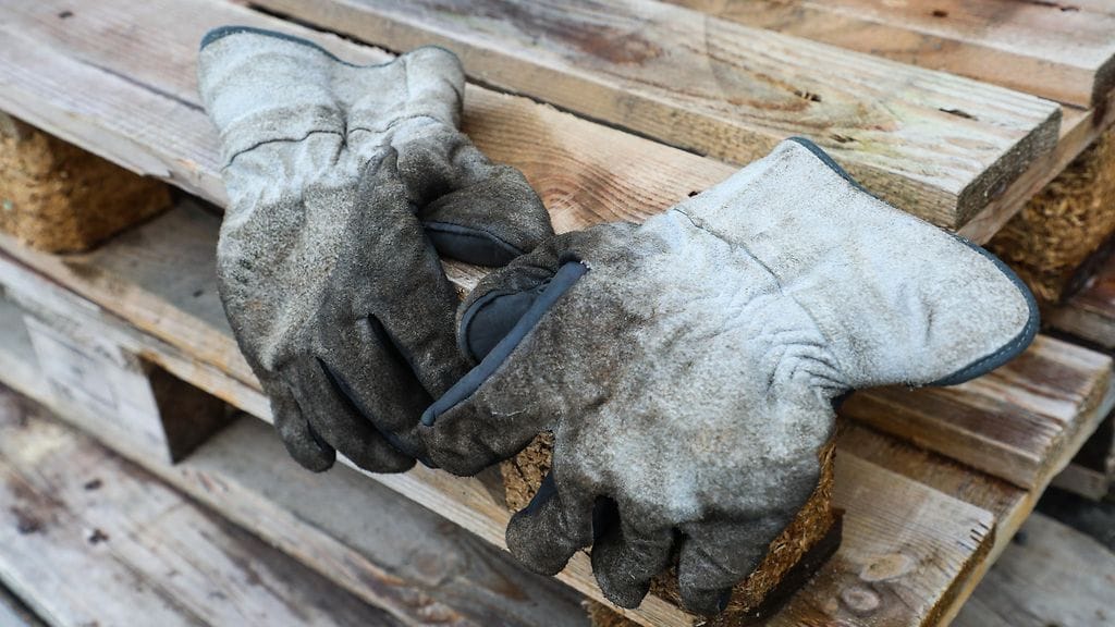 AOP 8.5.2025 työntekijän hanskat