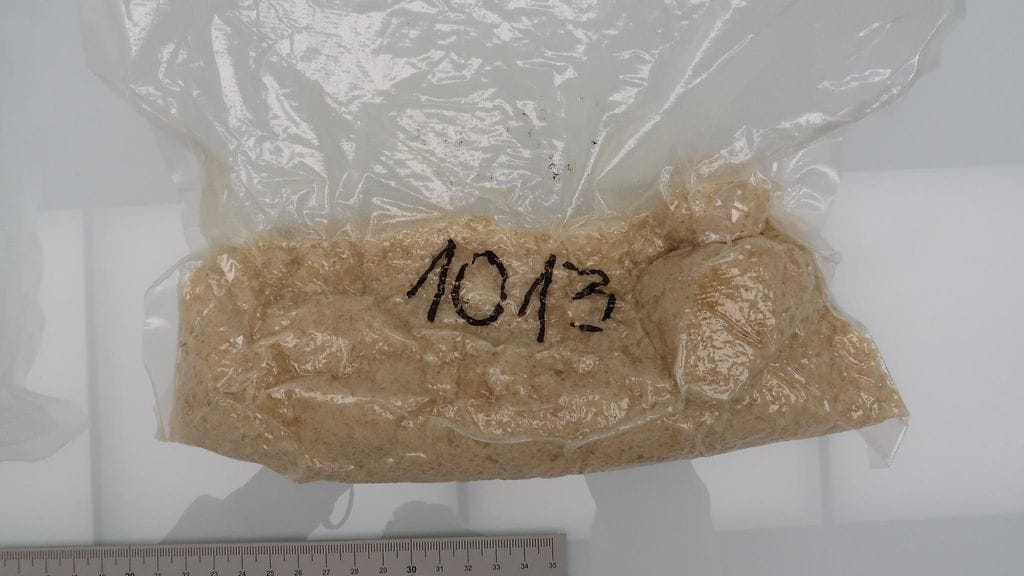 Poliisin takavarikoimaa "peukkua".