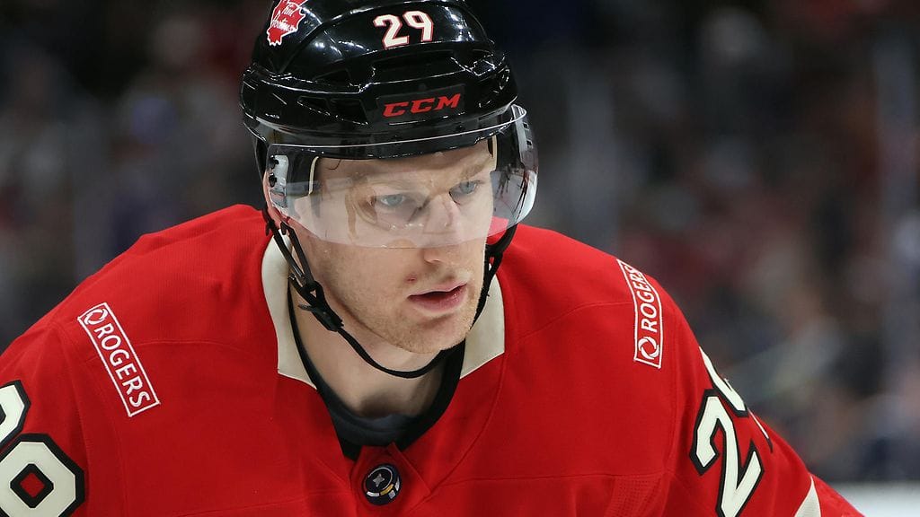 Nathan MacKinnon edusti Kanadaa myös 4 Nations -turnauksessa viime helmikuussa. Tuolloin hän pelasi numerolla 29.