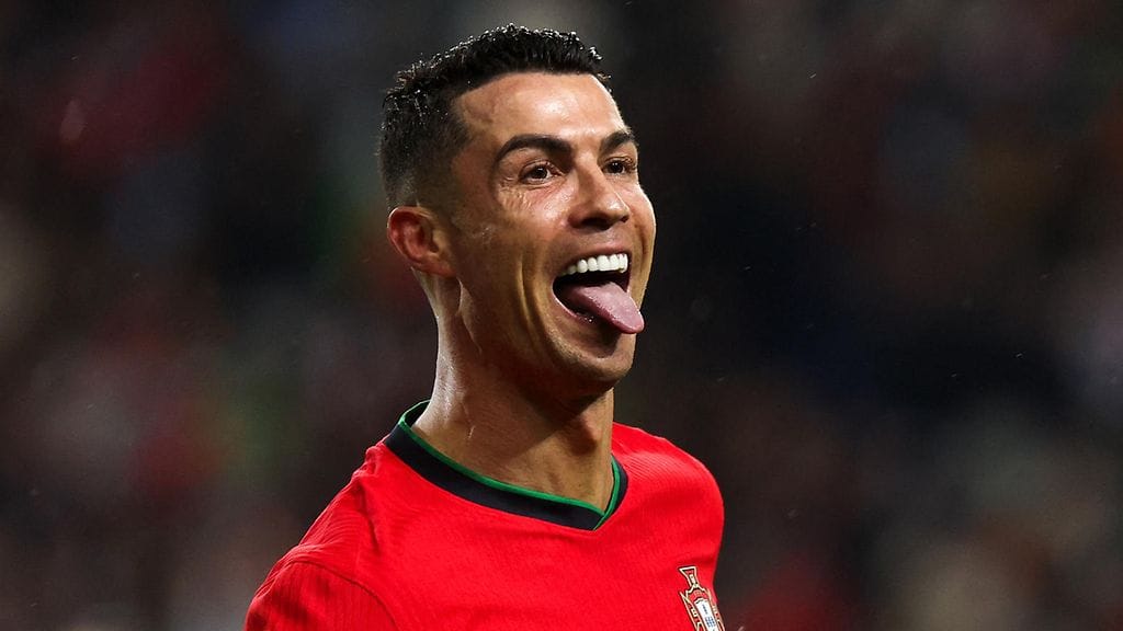 Cristiano Ronaldon 14-vuotias poika seuraa isänsä jalanjälkiä.