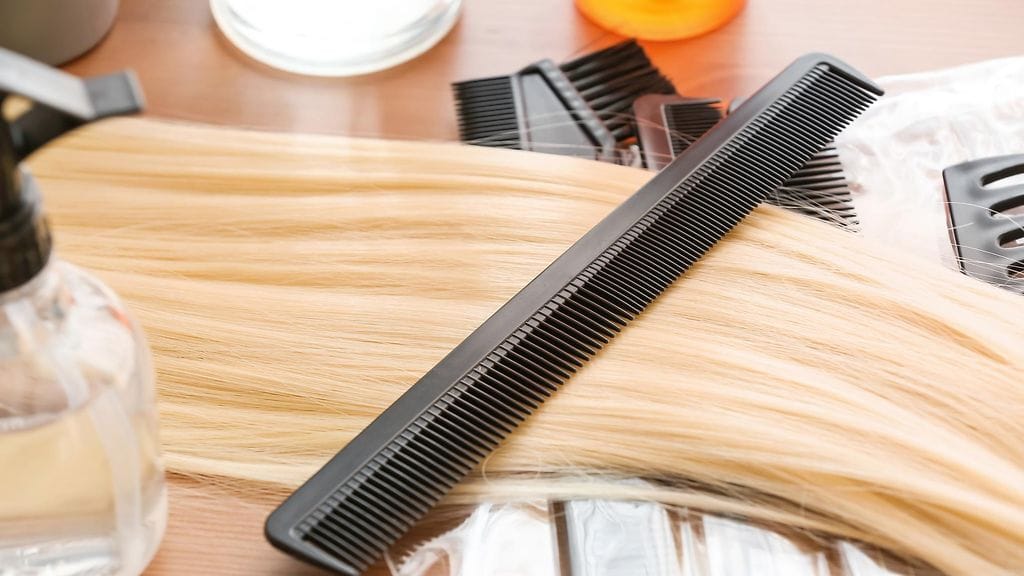 Kuluttaja ei ollut tyytyväinen tilaamiinsa hiustenpidennyksiin ja palautti ne. Kuvituskuva.