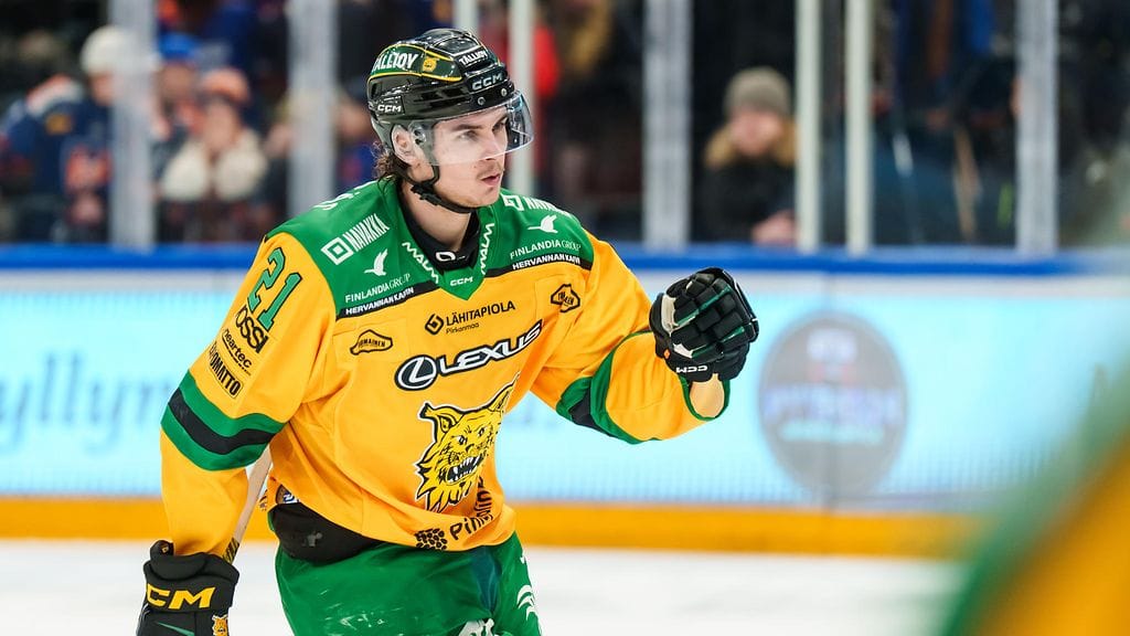 Samu Bau vaihtaa Ilves-paidan SaiPaan.