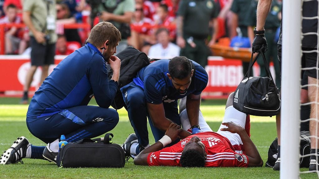 Taiwo Awoniyi sai vakavan vatsavamman sunnuntaisessa Valioliiga-pelissä.