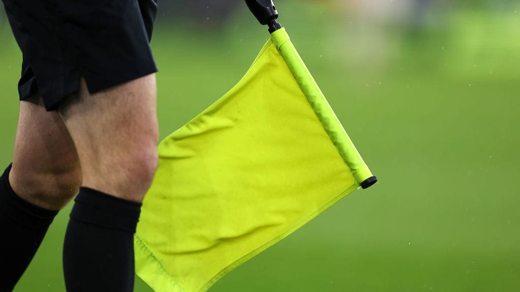 Steven Wilson työskenteli Valioliigassa avustavana erotuomarina.