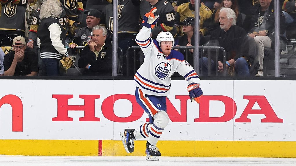 Kasperi Kapanen lähetti Vegas Golden Knightsin kesälomalle ensimmäisessä jatkoerässä ajassa 7.19.