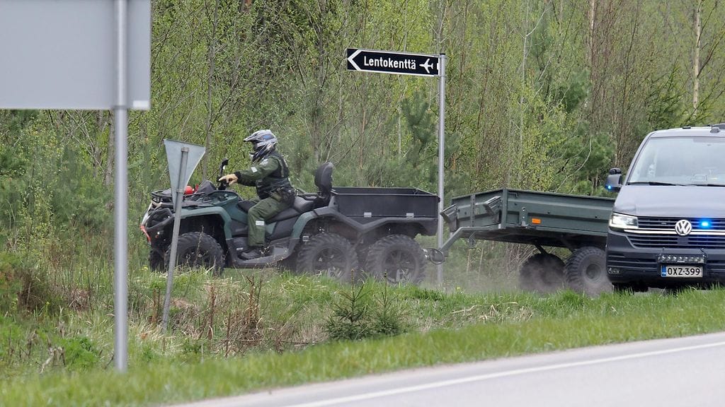 Kaksi helikopteria törmäsi toisiinsa Eurassa ja syöksyi maahan.