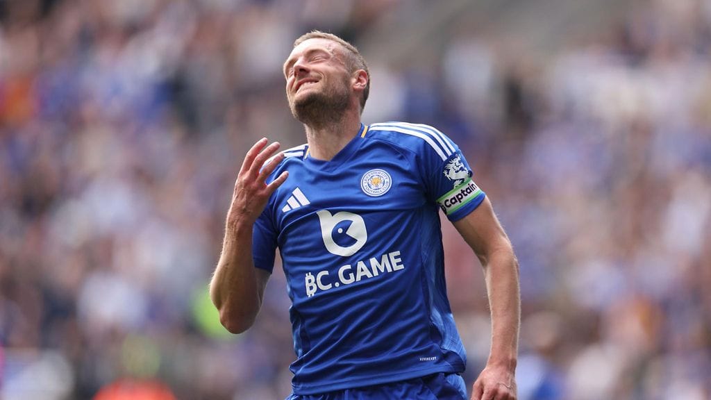 Jamie Vardy sai Leicesterissä täyteen 500 ottelua ja 200 maalia.