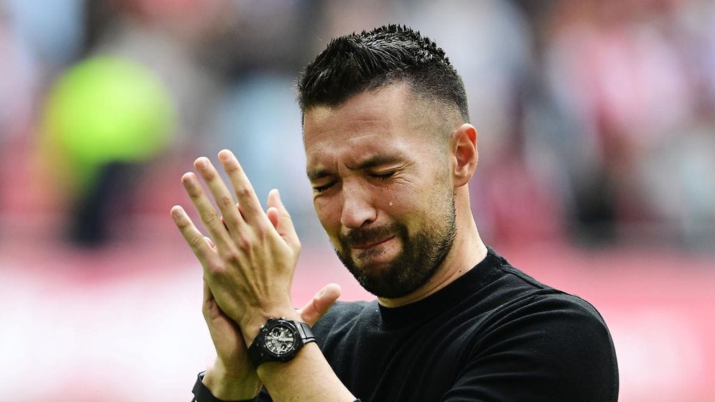 Francesco Farioli, 36, eroaa Ajaxin päävalmentajan pestistä.