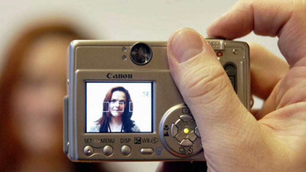 Liian pienellä resoluutiolla kuvaaminen kostautuu helposti, sillä pienestä kuvasta on mahdoton saada kunnollista isoa versiota.