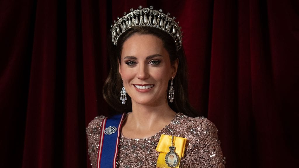 Prinsessa Catherinen uusi vahanukke paljastettiin Lontoossa.