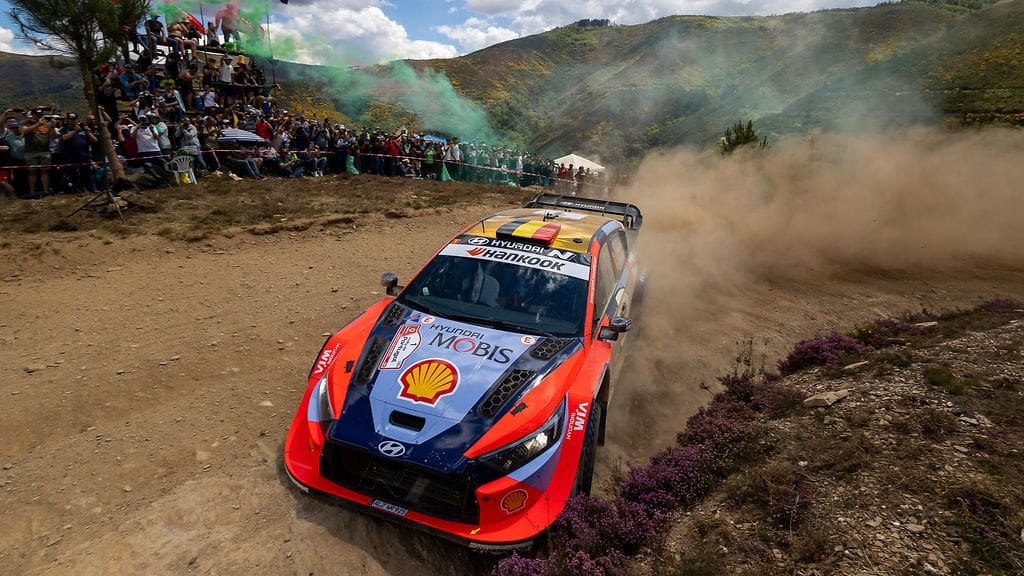 Thierry Neuville jäi kärkivauhdista Portugalin MM-rallissa.