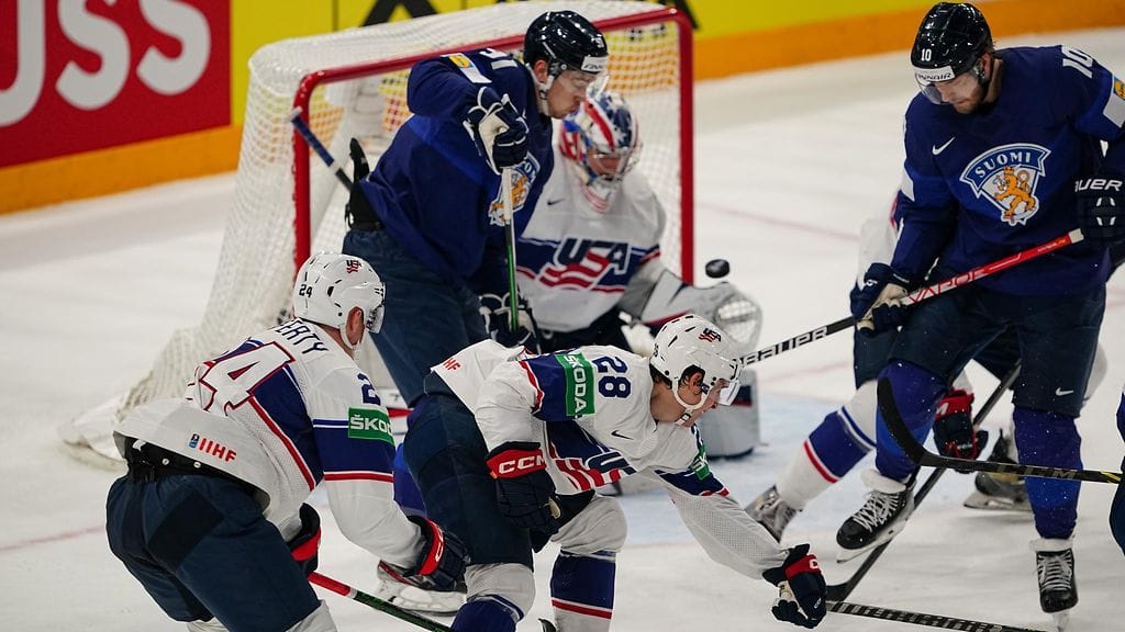 Suomi kaatoi USA:n 4–3 MM-välierässä vuonna 2022. Tuolloinkin Yhdysvaltojen maalia vartioi Jeremy Swayman.