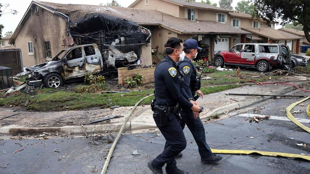 Pienlentokone syöksyi asuinalueelle San Diegossa